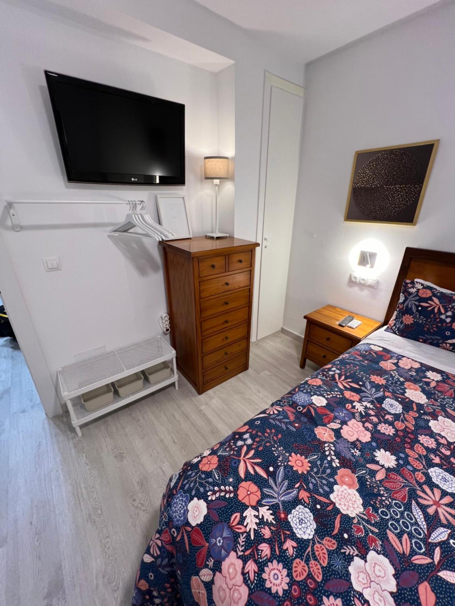 Nuestro Rincon Del Centro Historico Especial Grupos Terraza Parking Gratis 02 Apartment Malaga Exterior photo